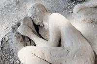 Peneliti Ungkap Korban Pompeii Ada Dokter Tewas Sambil Bawa Peralatan Medis