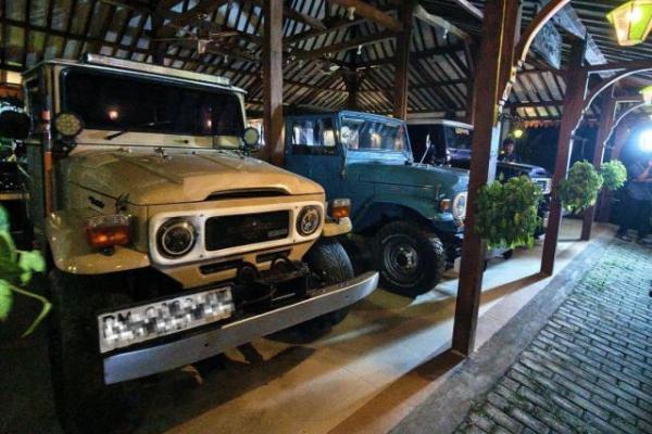 KPK Sita 4 Mobil dari Rumah Bupati Ponorogo Sugiri Sancoko