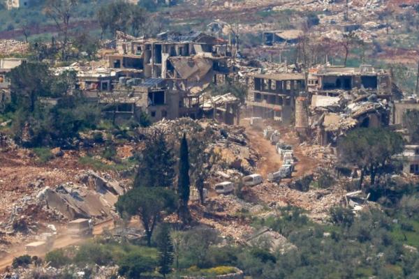 Warga Lebanon Patungan Abadikan Kehancuran dampak Serangan Israel