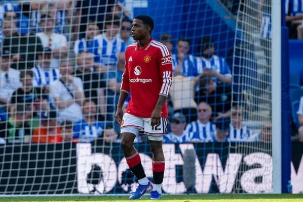 Tyrell Malacia Resmi Tinggalkan Manchester United Musim Ini