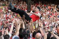 Angkat Trofi Liga Inggris, Arteta Tak Sangka Pesta Juara Bakal Sebesar Ini