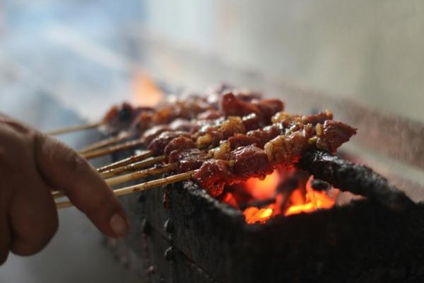 Menelusuri Jejak Sejarah Sate, Benarkah Asli dari Indonesia?