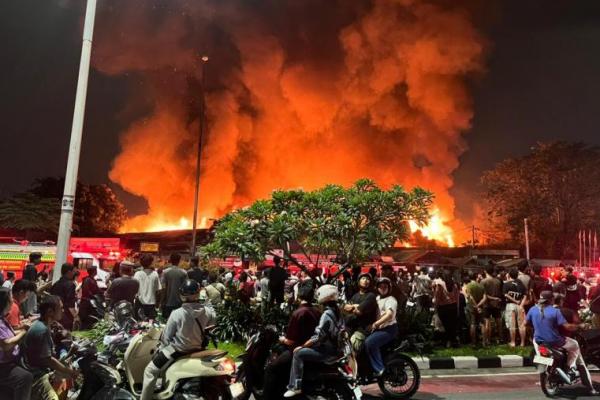 250 Bangunan Semi Permanen di Kemayoran Hangus Terbakar