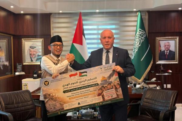 Arahan Prabowo, Wamenhaj Salurkan Daging Dam Jemaah RI ke Palestina