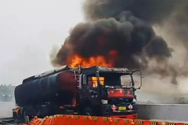 Pertamina Minta Maaf dan Apresiasi Atas Insiden Truk Tangki Terbakar di Tol