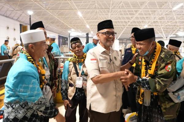 Sapa Jemaah Haji SUB-21 di Jeddah, Menhaj Pastikan Amanah Presiden Terwujud