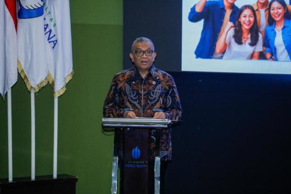 Dunia Kerja Ketat, Wamenaker Minta Mahasiswa Perkuat Kompetensi-Sertifikasi