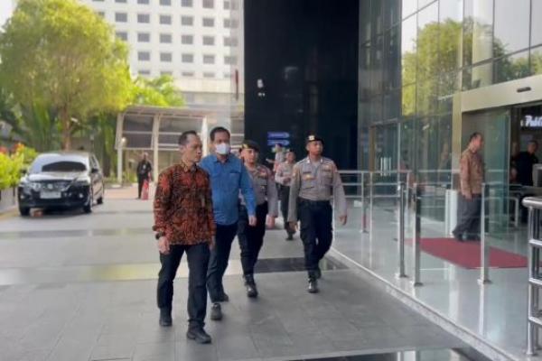 Bupati Muara Enim Tiba di Gedung KPK Usai Terjaring OTT