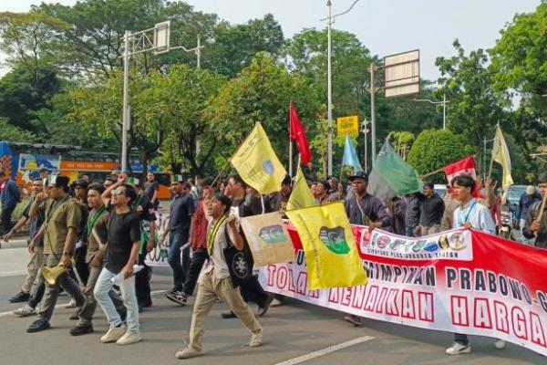 Demo Cipayung Plus, Desak Pencopotan Menkeu hingga Tolak Kenaikan Harga BBM