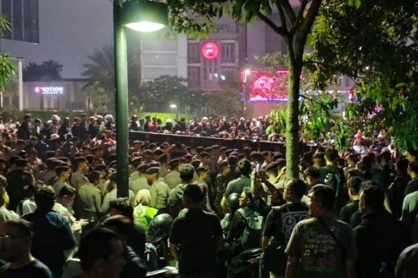 Massa Aksi di Kawasan Bundaran HI Mulai Membubarkan Diri