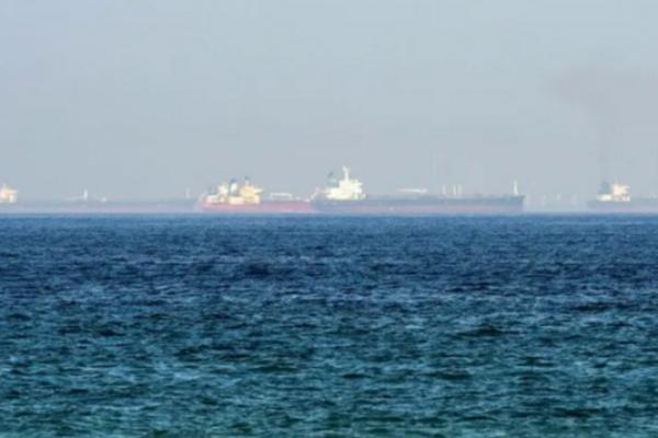 Kapal Tanker Dihantam Proyektil Misterius di Oman, India-AS Ikut Memanas