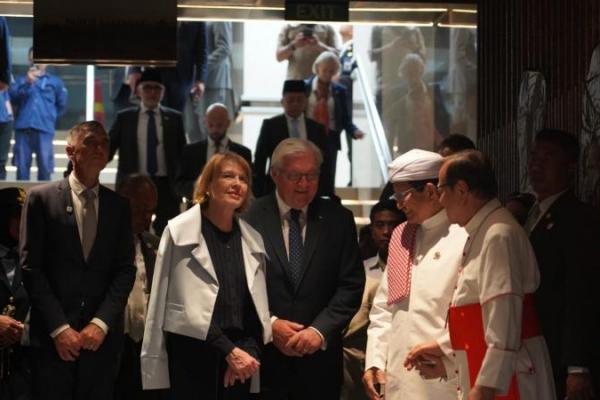 Menag Sambut Presiden Jerman Masuk Terowongan Silaturahmi Istiqlal-Katedral