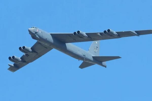 Pesawat Bomber AS Jatuh, Seluruh Awak Diduga Tewas