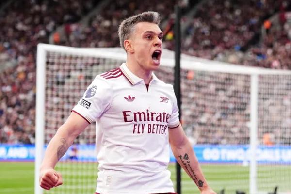 Winger Andalan Arsenal Buka Peluang Gabung Aston Villa