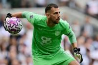 Tinggalkan Burnley, Dubravka Resmi Berseragam Tottenham Hotspur