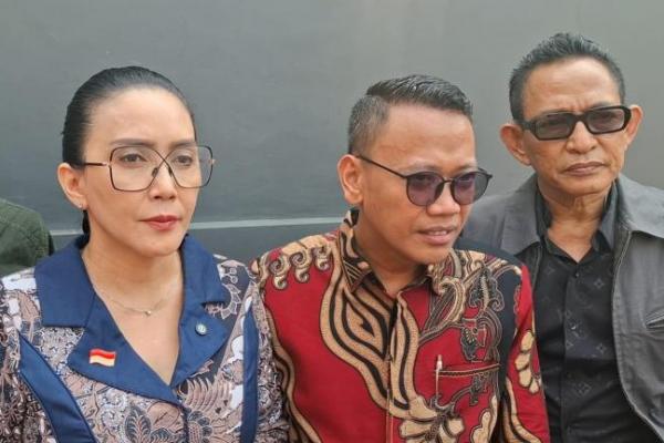 Hadiri Sidang PK Nikita Mirzani, Rieke Soroti Akuntabilitas dan Etika Hakim