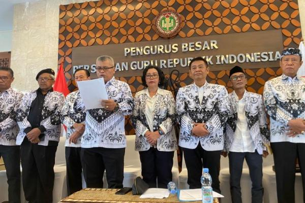 PB PGRI Serukan Pengurus Daerah Solid Lawan Upaya "Pembegalan"