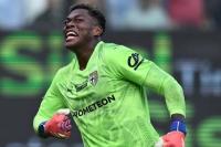 Leeds United Ingin Boyong Kiper Jepang, Segini Harganya