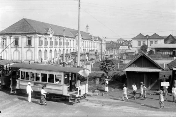 Menelusuri Jejak Kejayaan Kereta Kota Jakarta dari Masa ke Masa
