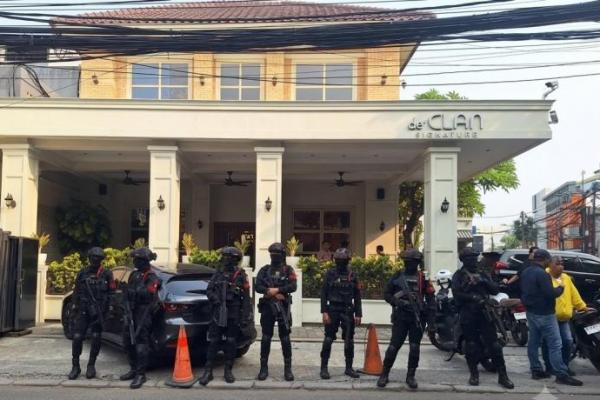 Polisi Geledah Cafe di Cipete Terkait Korupsi PLN dan Krakatau Steel