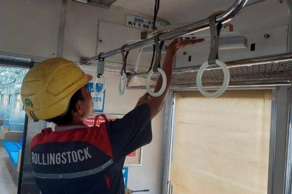 KAI Commuter Pemasang Pemurni Udara di KRL