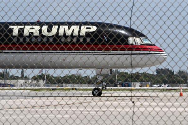 Bandara Palm Beach Resmi Ganti Nama Jadi Bandara Trump