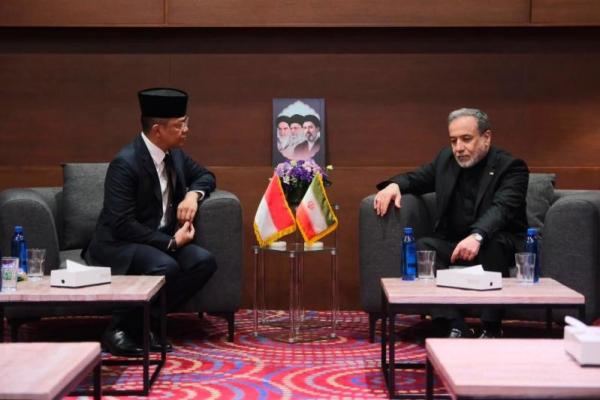 Menlu RI: Indonesia Kenang Ali Khamenei sebagai Ulama Islam Dihormati