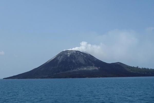 Gunung Anak Krakatau Tercatat Meletus 18 Kali Sejak Awal Juli