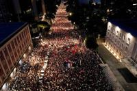 Pawai Ribuan Warga Albania Protes Resor Milik Keluarga Trump