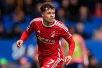 Ingin Naik Kelas, Bek Nottingham Forest Tertarik Menuju Old Trafford