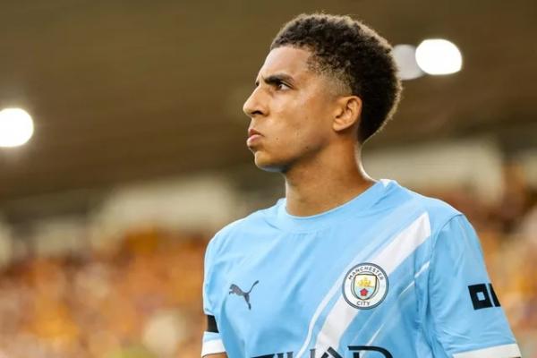 Diincar Empat Klub, Rico Lewis Bahas Masa Depan di City