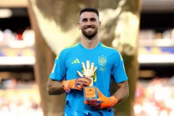 Profil Lengkap Unai Simon, Peraih Sarung Tangan Emas 2026