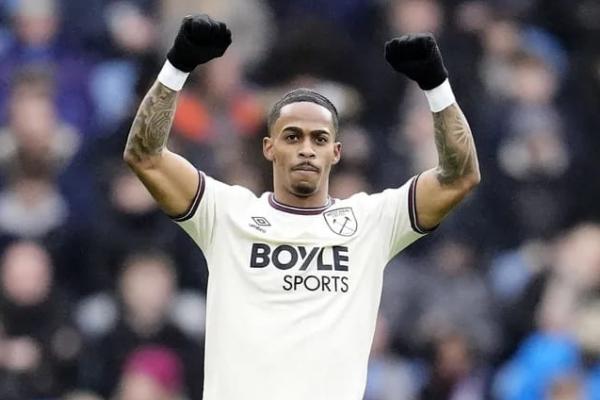 Aston Villa Siap Bajak Crysencio Summerville dari Roma
