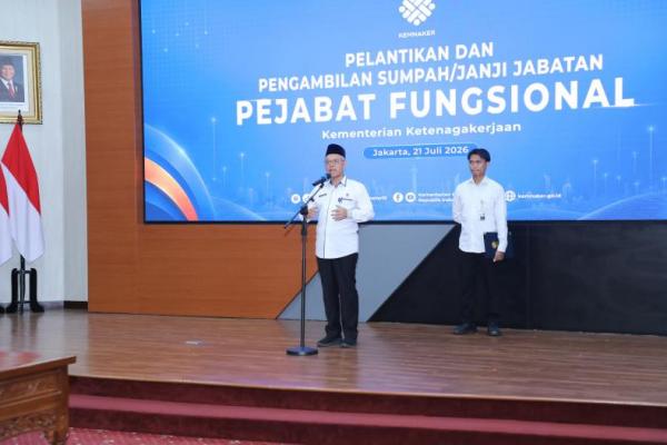 Lantik 30 Pejabat Fungsional, Sekjen Kemnaker: Harus Bermanfaat bagi Rakyat