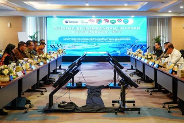 ASDP dan Pemprov NTT Bahas Percepatan Long Distance Ferry