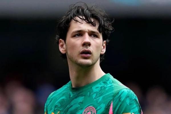 Leeds United Selangkah Lagi Amankan Transfer Kiper Muda City