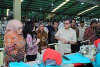 Tinjau Pabrik di Boyolali, Menaker Puji Kesempatan Kerja bagi Disabilitas