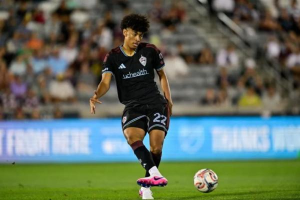 Main di Liga Premier, Pemain Australia Ini Pecahkan Rekor Transfer