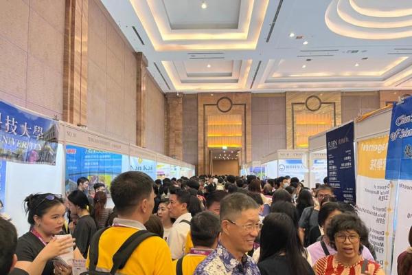 Pameran Kampus Taiwan, Belasan Ribu Pelajar RI Berburu Beasiswa