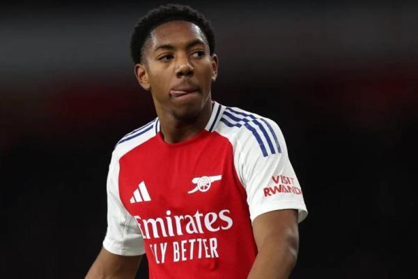 Manchester United Disarankan Rekrut Myles Lewis-Skelly