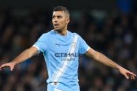 Barcelona dan Real Madrid Saling Sikut Amankan Jasa Rodri