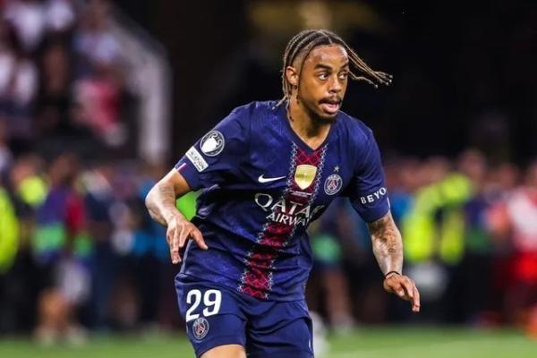 Liverpool Kesulitan Boyong Barcola, PSG Ogah Turun Harga