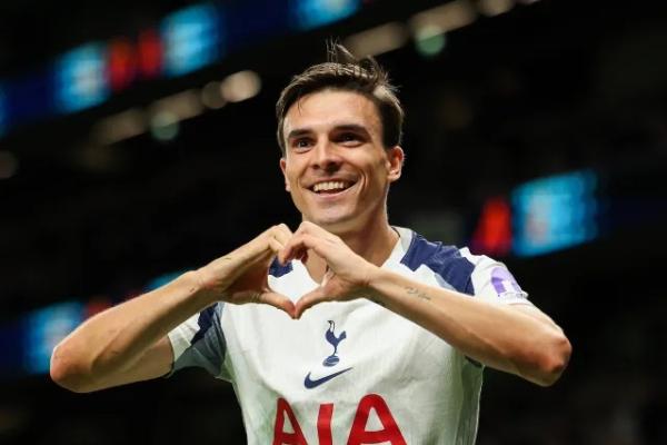 Aston Villa Jajaki Negosiasi Transfer Palhinha dari Bayern