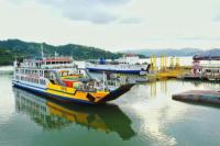 KMP Portlink II Bantu Evakuasi Penumpang KMP Putri Yasmin