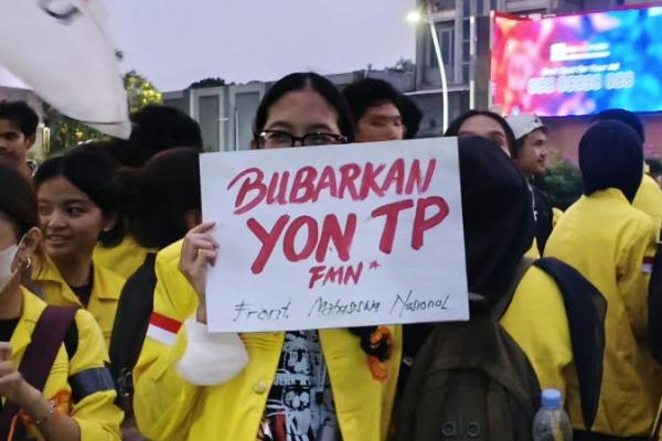 Massa Aksi di Bundaran HI Mulai Membubarkan Diri, Janji Gelar Aksi Lanjutan