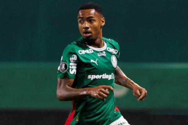 Cari Pengganti Savinho, City Bidik Winger Muda Palmeiras