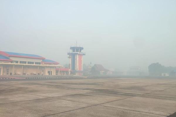 Asap Karhutla Ganggu Sejumlah Penerbangan di Kalimantan