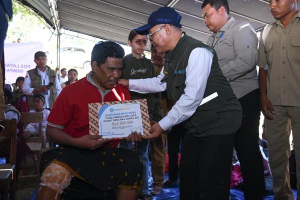Mendikdasmen Salurkan Rp860 Juta untuk Sekolah Terdampak Gempa NTT