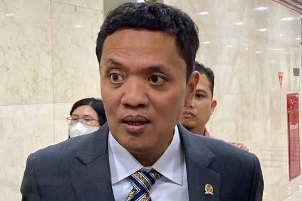 Ketua Komisi III Dorong Bareskrim Bongkar Dalang di Balik Karhutla