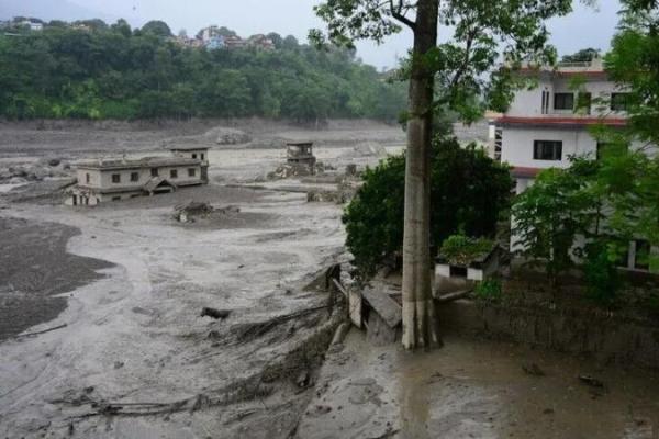 Banjir Bandang Nepal-China Tewaskan 160 Orang, Lebih dari 680 Masih Hilang